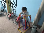 занятия спортом на оздоровительной площадке для детей-инвалидов в летние каникулы